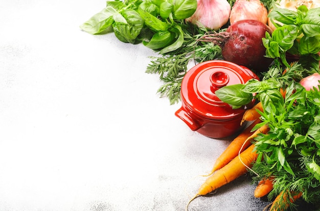 Zestaw świeżych warzyw i przypraw